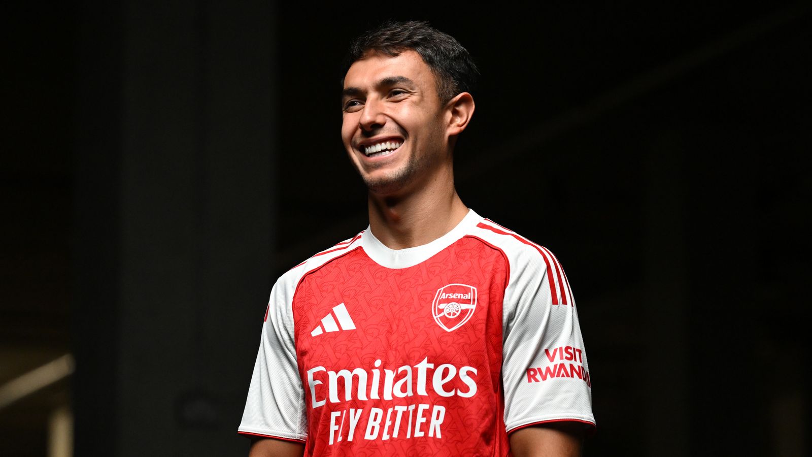 Arsenal 2025/26: Sự Trỗi Dậy Của Pháo Thủ Với Tân Bin Huyền Thoại Viktor Gyokeres