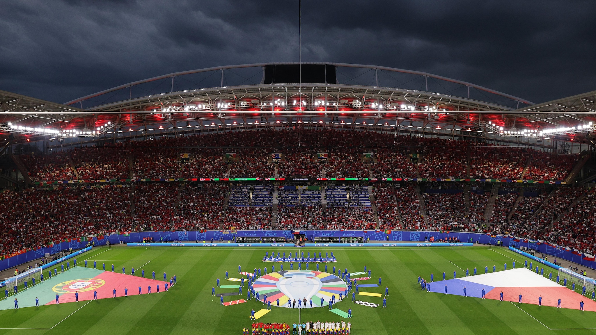 Red Bull Arena: Huyền thoại tái sinh giữa lòng Leipzig